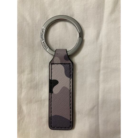 MICHAEL KORS GRAY, TAN, BLACK CAMO KEY CHAIN - Picture 1 of 5